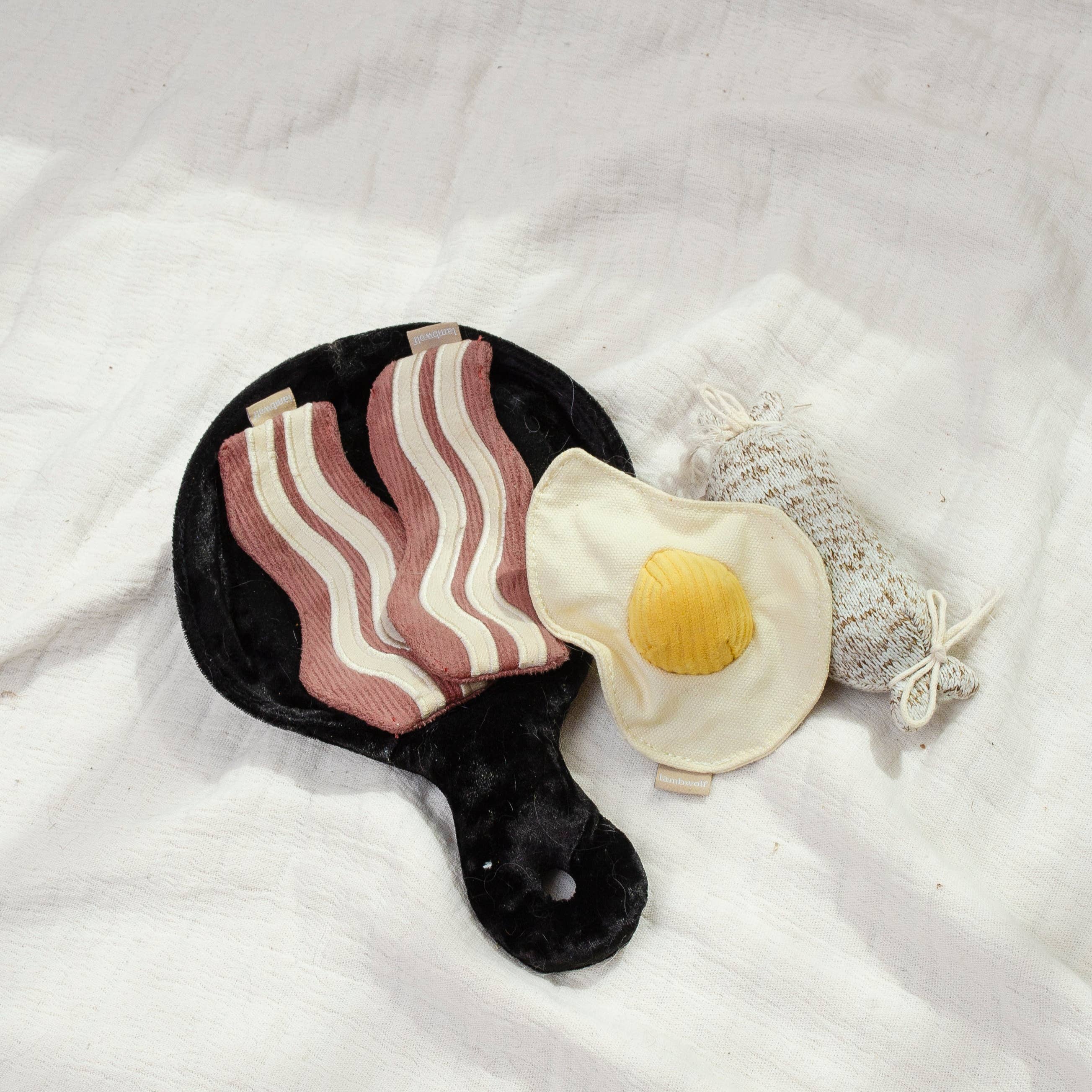 HereThe Bfast Set //Enrichment dog toy