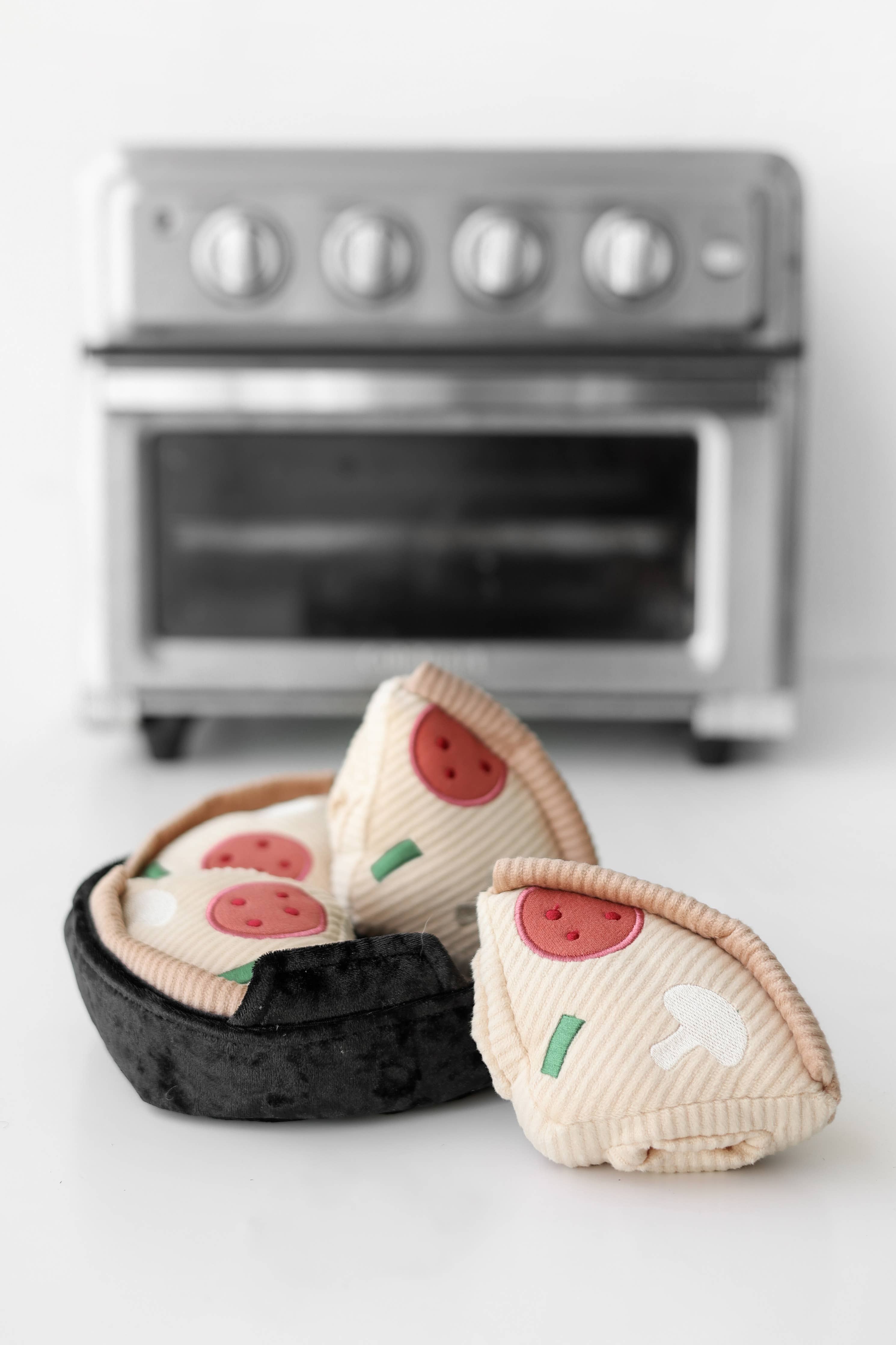 HereThe DEEP DISH PIZZA//Enrichment dog toy